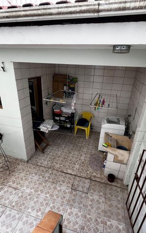 Casa à venda com 210m², 3 quartos e 6 vagasQuintal