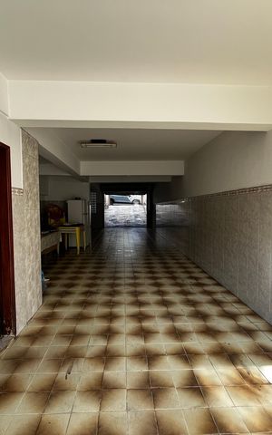 Casa à venda com 210m², 3 quartos e 6 vagasGaragem