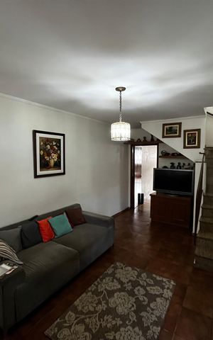 Casa à venda com 210m², 3 quartos e 6 vagasSala