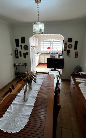 Casa à venda com 210m², 3 quartos e 6 vagasCopa