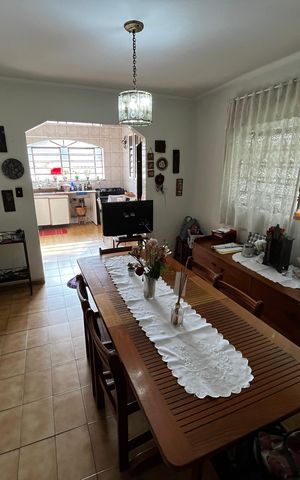 Casa à venda com 210m², 3 quartos e 6 vagasCopa