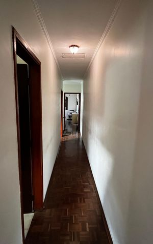 Casa à venda com 210m², 3 quartos e 6 vagasCorredor