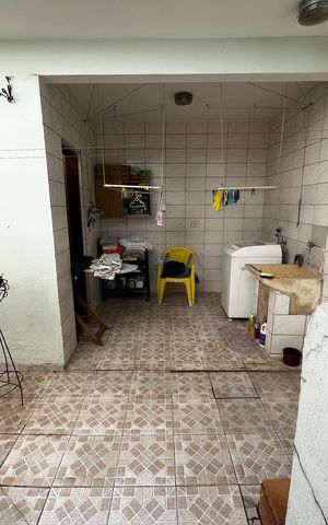 Casa à venda com 210m², 3 quartos e 6 vagasQuintal