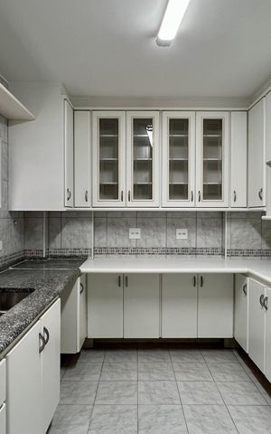 Apartamento para alugar com 115m², 3 quartos e 2 vagas Apartamento para alugar com 115m², 3 quartos e 2 vagasCozinha