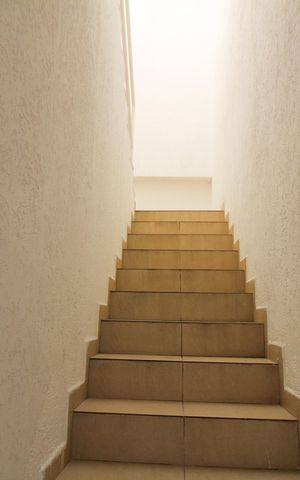 Casa à venda com 110m², 2 quartos e 1 vagaEscadas