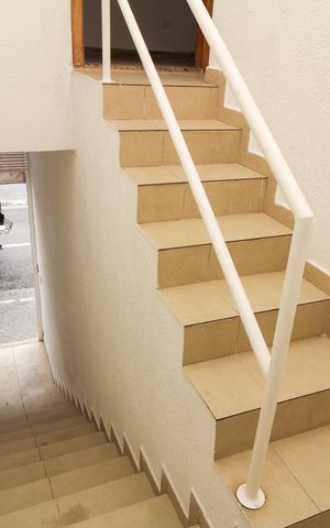Casa à venda com 110m², 2 quartos e 1 vagaEscadas