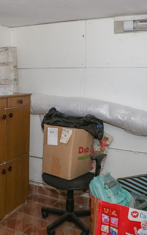 Casa à venda com 120m², 3 quartos e 2 vagas Casa à venda com 120m², 3 quartos e 2 vagasPorão