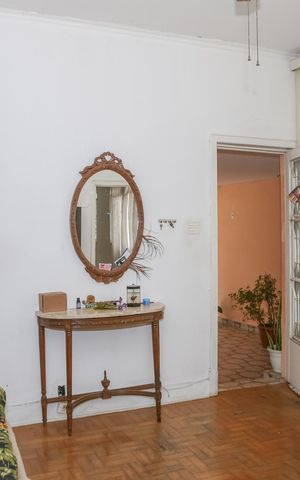 Casa à venda com 120m², 3 quartos e 2 vagas Casa à venda com 120m², 3 quartos e 2 vagasSala