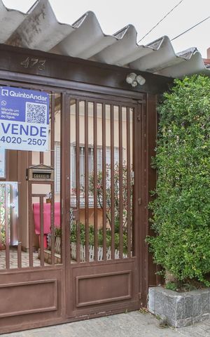 Casa à venda com 120m², 3 quartos e 2 vagas Casa à venda com 120m², 3 quartos e 2 vagasFachada