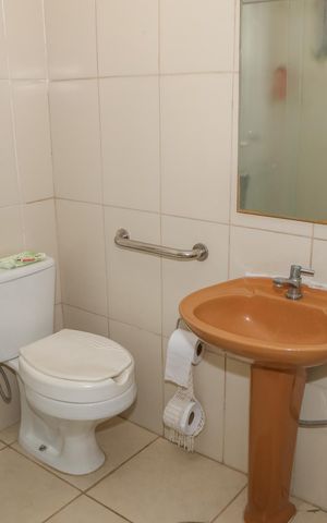 Casa à venda com 120m², 3 quartos e 2 vagas Casa à venda com 120m², 3 quartos e 2 vagasBanheiro da Suíte