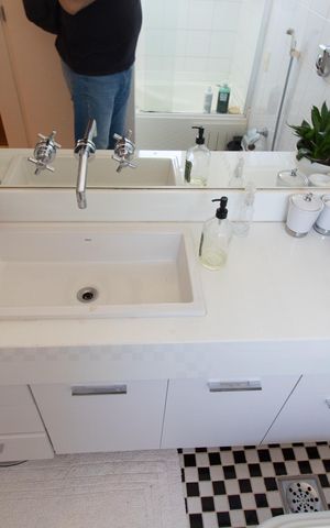 Apartamento à venda com 108m², 2 quartos e 2 vagas Apartamento à venda com 108m², 2 quartos e 2 vagasBanheiro da Suíte