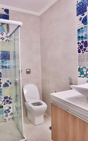 Apartamento para alugar com 212m², 3 quartos e 1 vaga Apartamento para alugar com 212m², 3 quartos e 1 vagaBanheiro da Suíte 2