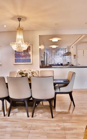 Apartamento para alugar com 212m², 3 quartos e 1 vaga Apartamento para alugar com 212m², 3 quartos e 1 vagaSala de Jantar