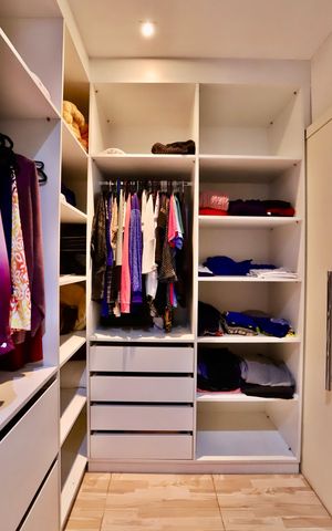 Apartamento para alugar com 212m², 3 quartos e 1 vaga Apartamento para alugar com 212m², 3 quartos e 1 vagaCloset da Suíte 1