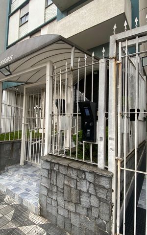 Apartamento para alugar com 212m², 3 quartos e 1 vaga Apartamento para alugar com 212m², 3 quartos e 1 vagaFachada