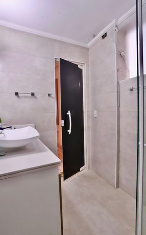 Apartamento para alugar com 212m², 3 quartos e 1 vaga Apartamento para alugar com 212m², 3 quartos e 1 vagaBanheiro da Suíte 2