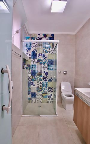 Apartamento para alugar com 212m², 3 quartos e 1 vaga Apartamento para alugar com 212m², 3 quartos e 1 vagaBanheiro da Suíte 2