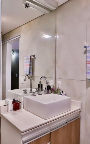 Apartamento para alugar com 212m², 3 quartos e 1 vaga Apartamento para alugar com 212m², 3 quartos e 1 vagaBanheiro da Suíte 1