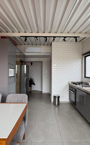 Apartamento à venda com 122m², 2 quartos e 2 vagas Apartamento à venda com 122m², 2 quartos e 2 vagasCozinha