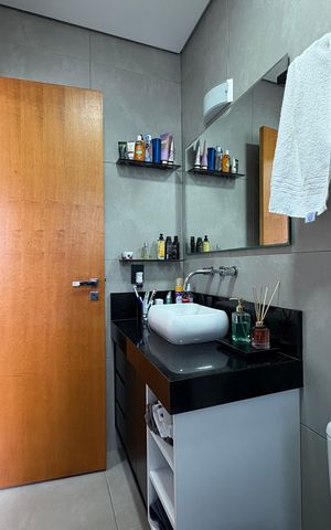 Apartamento à venda com 122m², 2 quartos e 2 vagas Apartamento à venda com 122m², 2 quartos e 2 vagasBanheiro da Suíte