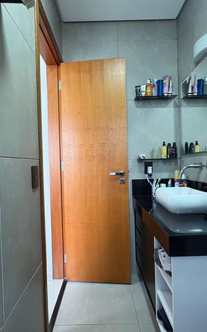 Apartamento à venda com 122m², 2 quartos e 2 vagas Apartamento à venda com 122m², 2 quartos e 2 vagasBanheiro da Suíte