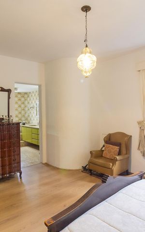 Apartamento à venda com 265m², 4 quartos e 2 vagas Apartamento à venda com 265m², 4 quartos e 2 vagasSuíte 1