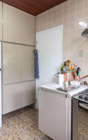 Apartamento à venda com 265m², 4 quartos e 2 vagas Apartamento à venda com 265m², 4 quartos e 2 vagasCozinha