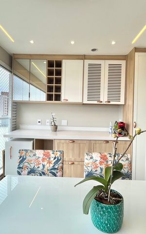Apartamento à venda com 64m², 2 quartos e 1 vaga Apartamento à venda com 64m², 2 quartos e 1 vagaVaranda