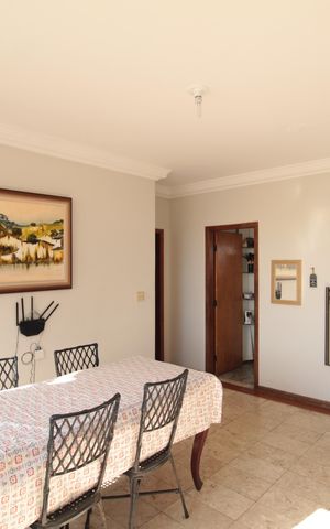 Apartamento à venda com 285m², 5 quartos e 3 vagasSala