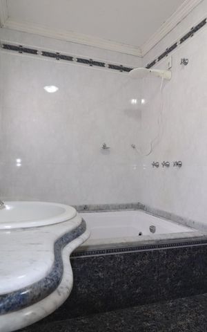 Casa à venda com 232m², 3 quartos e 4 vagasSuíte Banheiro