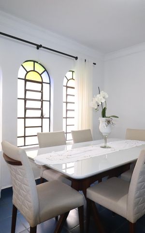 Casa à venda com 232m², 3 quartos e 4 vagasCopa
