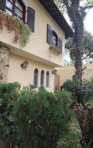 Casa à venda com 232m², 3 quartos e 4 vagasJardim