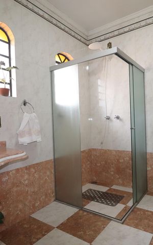 Casa à venda com 232m², 3 quartos e 4 vagasBanheiro