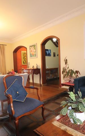 Casa à venda com 232m², 3 quartos e 4 vagasSala