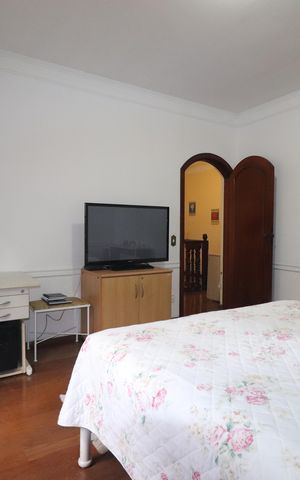 Casa à venda com 232m², 3 quartos e 4 vagasSuíte