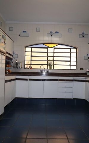 Casa à venda com 232m², 3 quartos e 4 vagasCozinha
