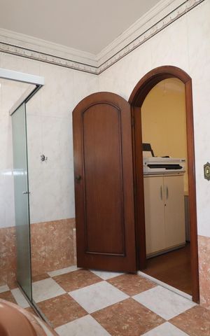 Casa à venda com 232m², 3 quartos e 4 vagasBanheiro
