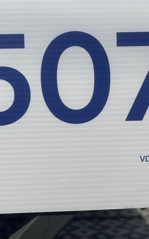 Casa à venda com 167m², 3 quartos e 3 vagas Casa à venda com 167m², 3 quartos e 3 vagasVDLZ-581
