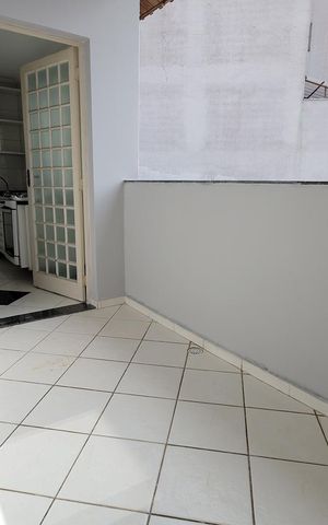 Casa à venda com 300m², 4 quartos e 5 vagas Casa à venda com 300m², 4 quartos e 5 vagasVaranda