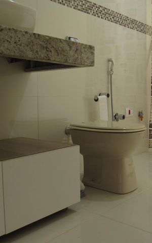 Casa à venda com 175m², 3 quartos e 2 vagasBanheiro da Suíte
