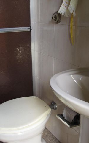 Casa à venda com 175m², 3 quartos e 2 vagasBanheiro Externo