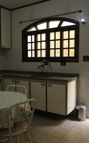 Casa à venda com 175m², 3 quartos e 2 vagasCozinha
