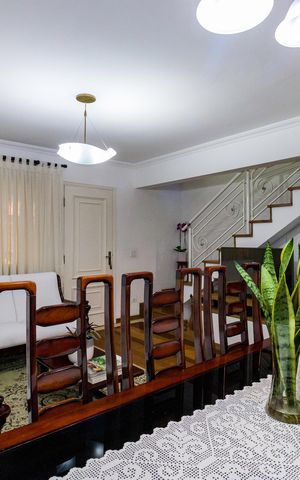 Casa de condomínio à venda com 111m², 3 quartos e 2 vagas Casa de condomínio à venda com 111m², 3 quartos e 2 vagasSala