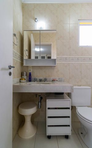Casa de condomínio à venda com 111m², 3 quartos e 2 vagas Casa de condomínio à venda com 111m², 3 quartos e 2 vagasBanheiro da Suíte