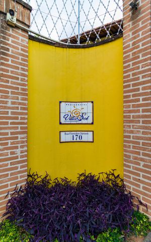 Casa de condomínio à venda com 111m², 3 quartos e 2 vagas Casa de condomínio à venda com 111m², 3 quartos e 2 vagasFachada