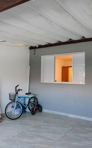 Casa à venda com 160m², 3 quartos e 2 vagasGaragem