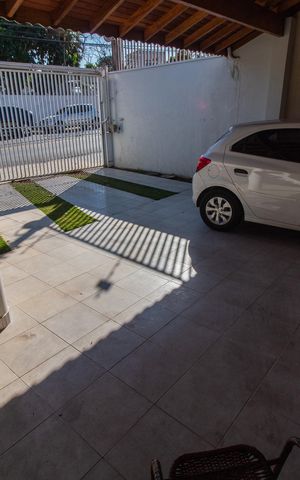 Casa à venda com 315m², 4 quartos e 4 vagas Casa à venda com 315m², 4 quartos e 4 vagasÁrea Externa