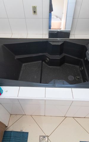 Casa à venda com 315m², 4 quartos e 4 vagas Casa à venda com 315m², 4 quartos e 4 vagasBanheiro da Suíte