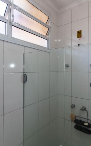 Casa à venda com 315m², 4 quartos e 4 vagas Casa à venda com 315m², 4 quartos e 4 vagasBanheiro