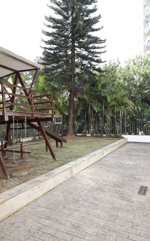 Apartamento à venda com 476m², 4 quartos e 5 vagasÁrea comum - Playground